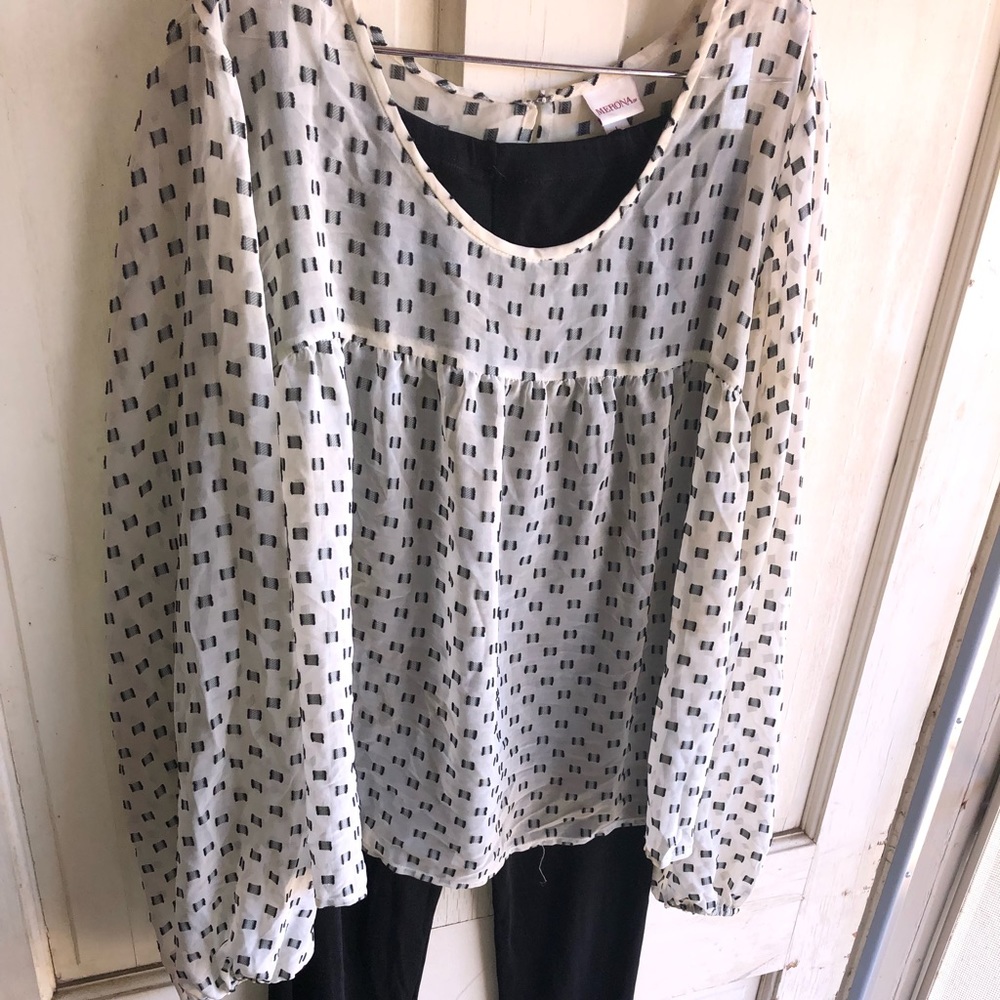 Blouse And Paints